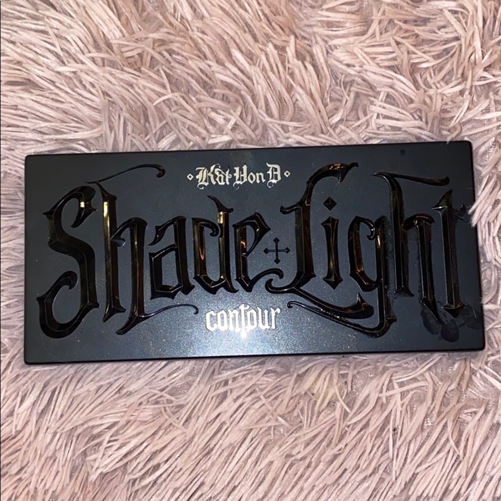 KAT VON D SHADE + LIGHT CREAM PALETTE